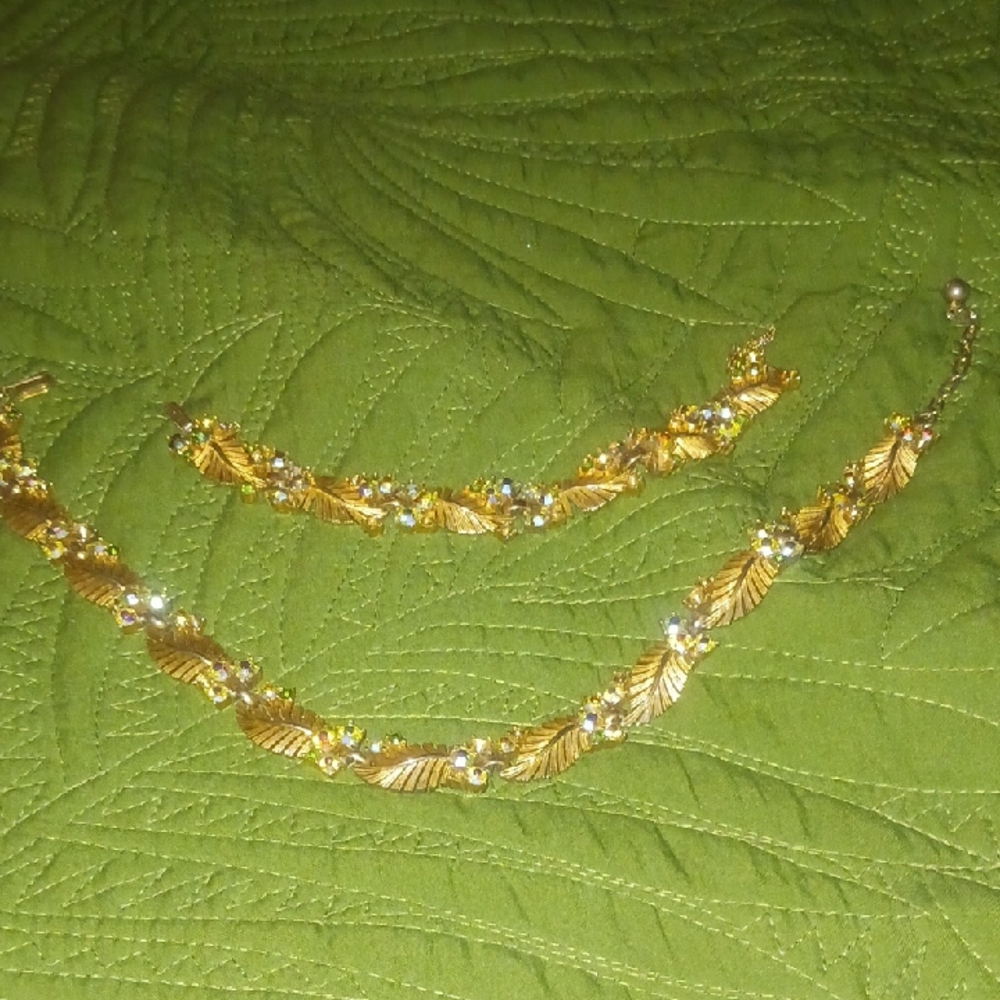 Elegant Gold Leaf Jewelry Set